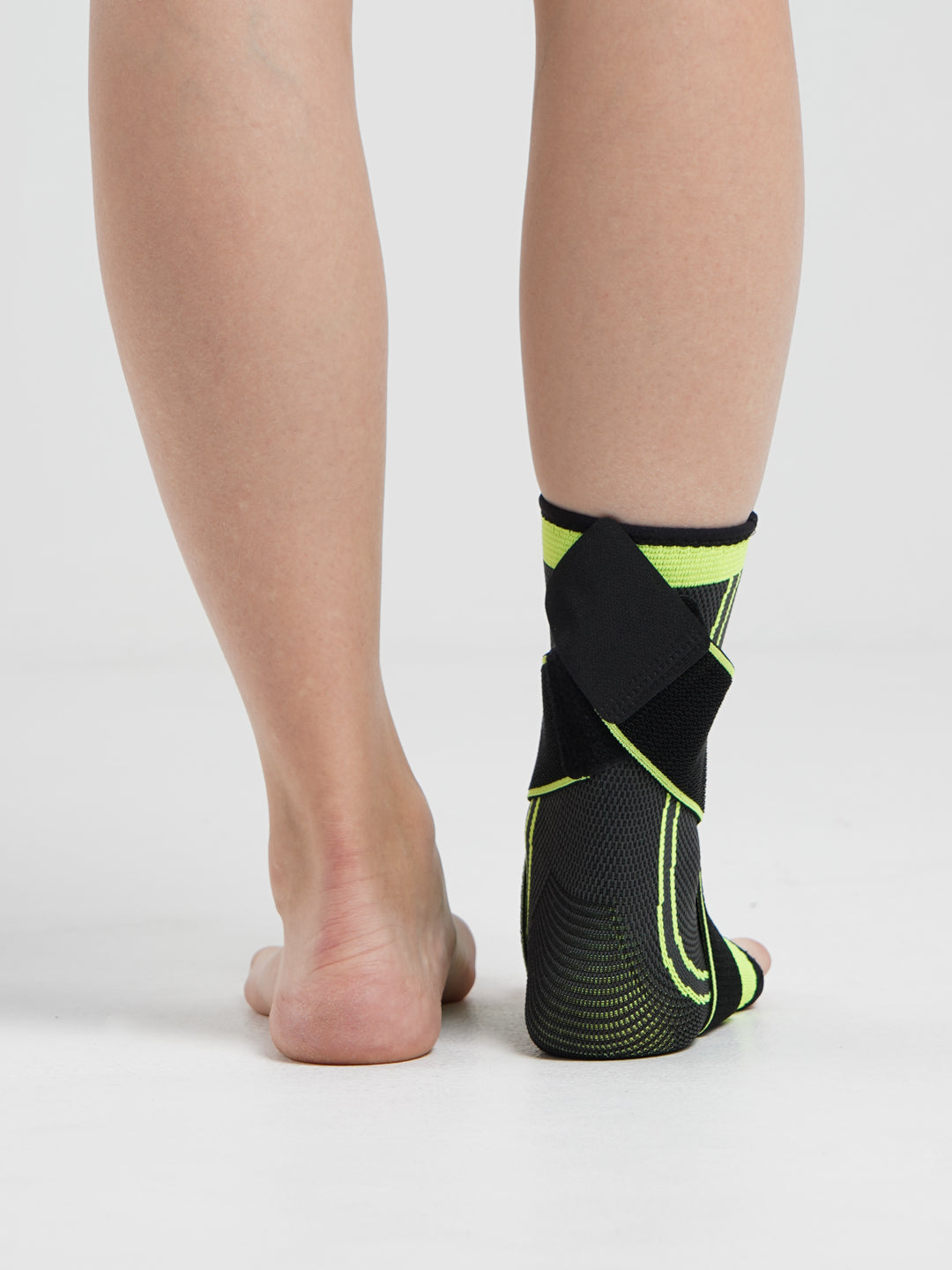 Kompressions-Knöchelbandage für Stabilität und Schmerzlinderung – Atmungsaktive Fußbandage für den Knöchel, Schwarz, Größen S-XL 4